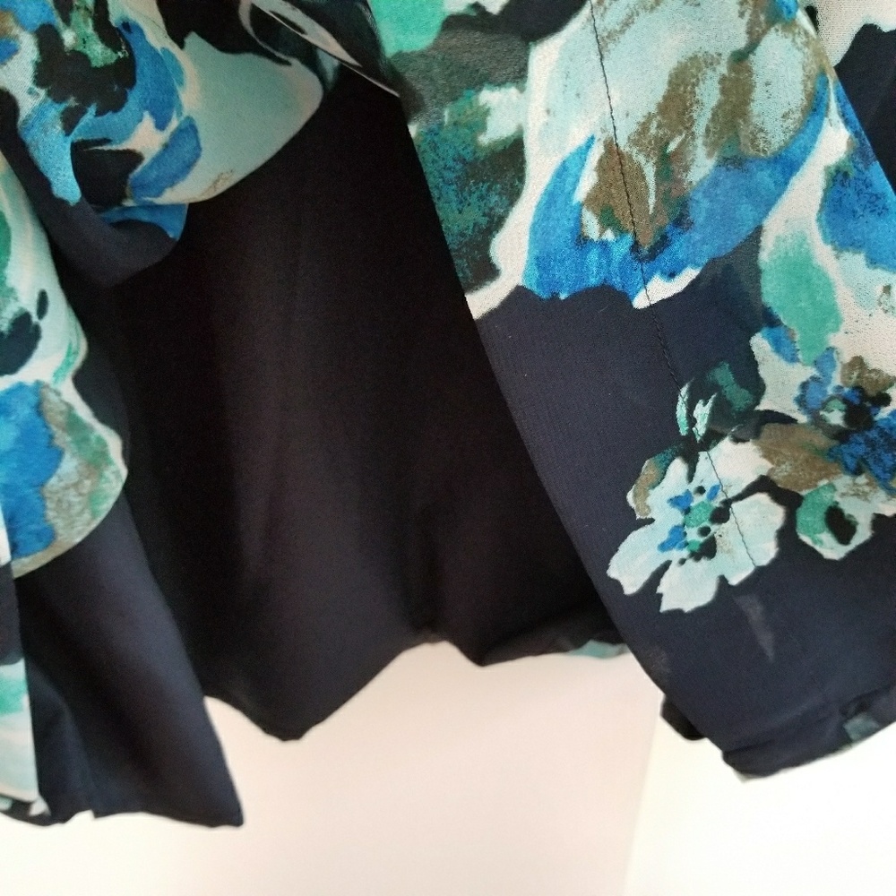 ANN TAYLOR FLORAL DRESS - Picture 6 of 8